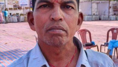 Photo of પ્રાકૃતિક ખેતી, દેશી મધ ઉછેર કેન્દ્ર, મધ ઉપચાર કેન્દ્ર વગેરેમાં એવોર્ડ પ્રાપ્ત કરનાર ચંદ્રશિંગભાઈ છગનિયાને ડાંગ દરબારમાં સ્ટોલ માટે વંચિત રખાયા જવાબદાર કોણ…?