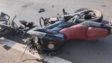 Photo of સ્વીફટ ડીઝાયર કાર અને મોટર સાઇકલ સામસામે ટકરાઈ એકનું મોત: