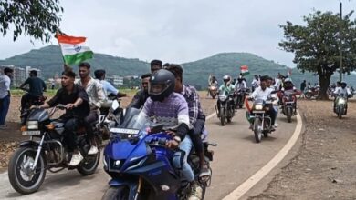 Photo of સાપુતારામાં કાયદો અને વ્યવસ્થાના ધજાગરા ઉડાવતાં બાઈક રાઇડર્સ, પ્રવાસીઓમાં અકસ્માતનો ભય: વહીવટીતંત્ર નિંદ્રામાં
